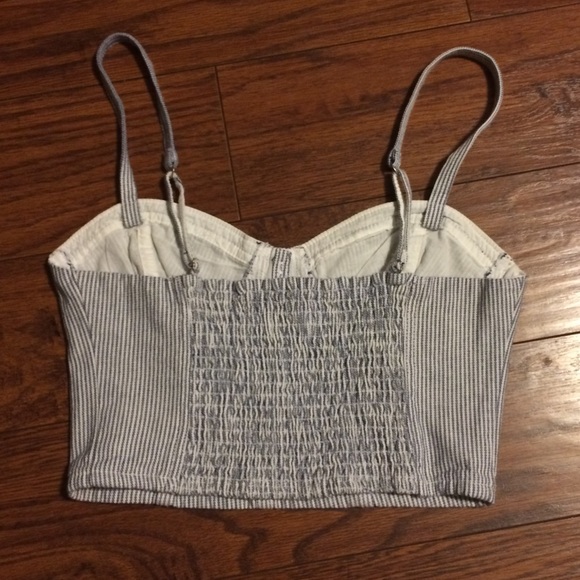Abercrombie & Fitch Crop Top - Picture 2 of 5